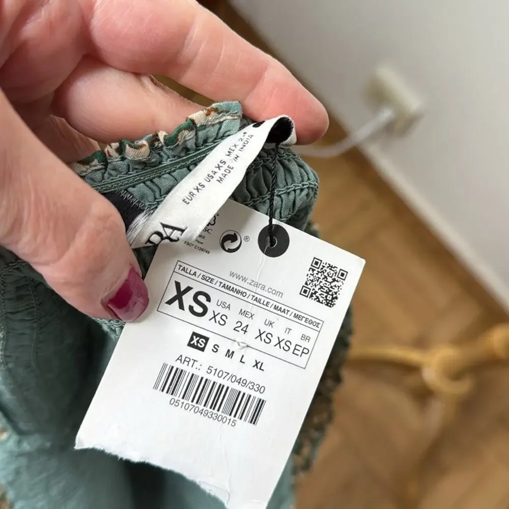Zara Green Patterned Smocked Puff Sleeve Crop Top